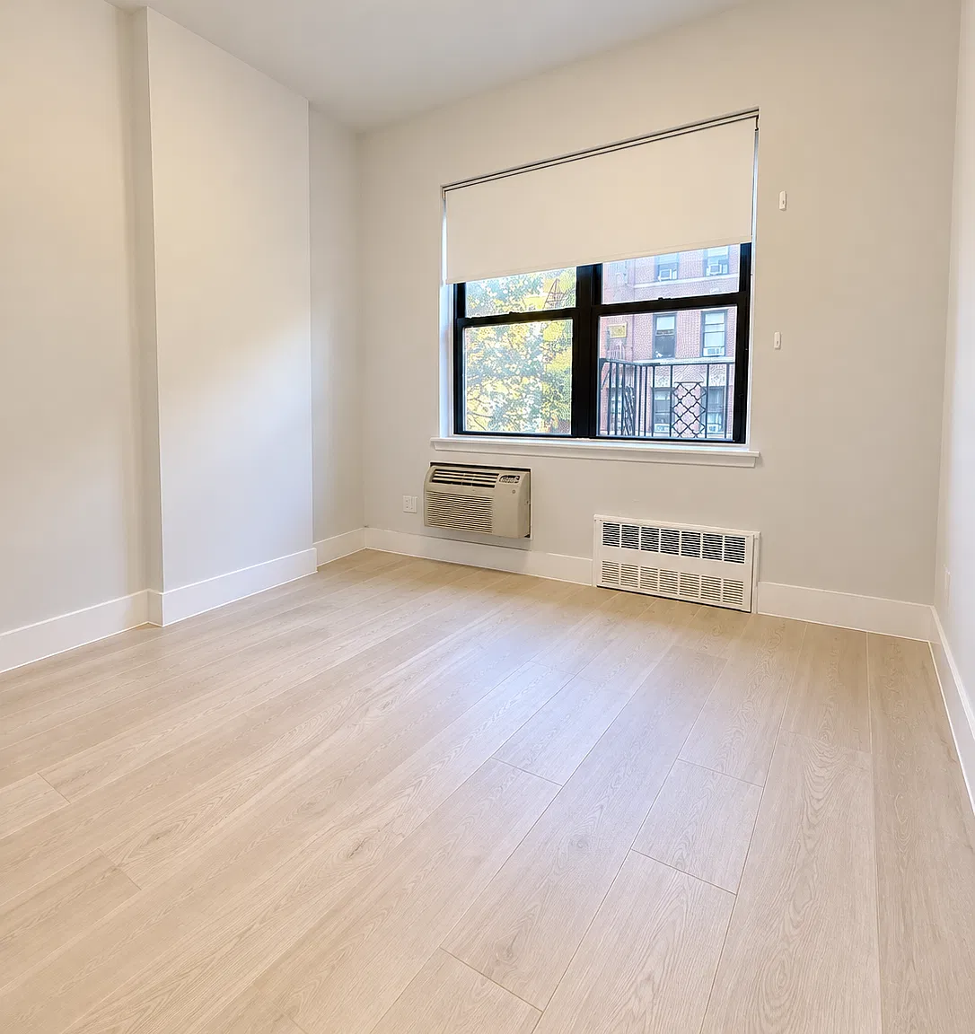 442 East 75th Street — Photo 2