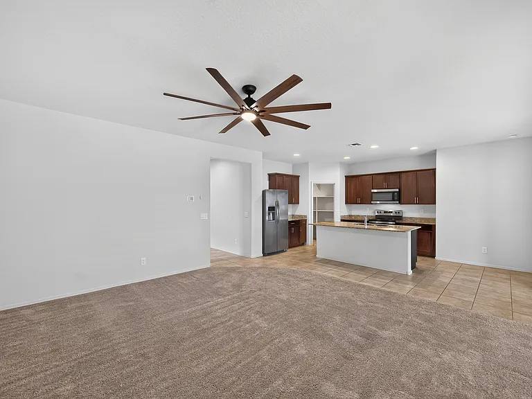 18465 N Lakeside Dr — Photo 5