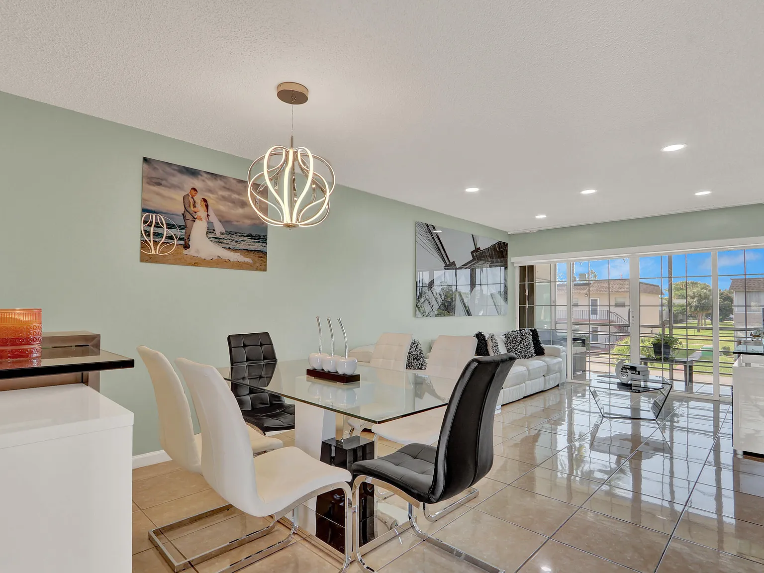 2 bed, 1.0 bath, 810 sqft, $1,950 — Photo 2