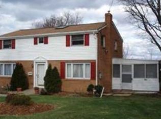 104 Northumberland Dr, Irwin, PA