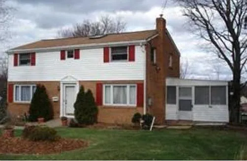 104 Northumberland Dr photo 1