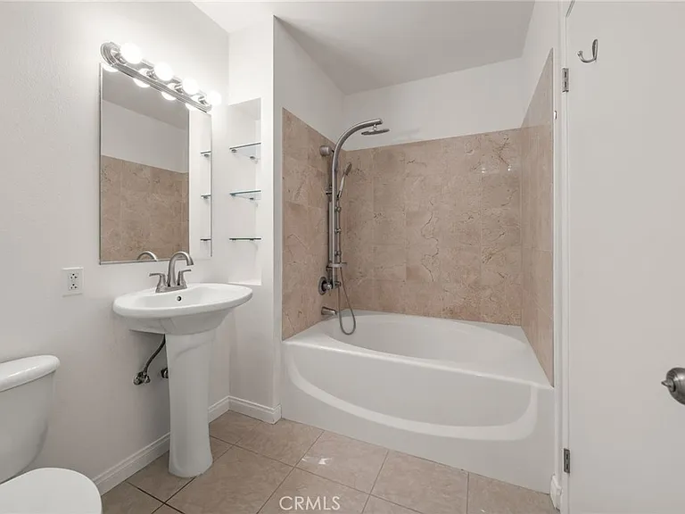488 E Ocean Blvd #717 — Photo 22
