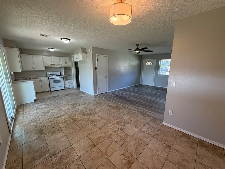 3216 Dentwood Ter — Photo 11