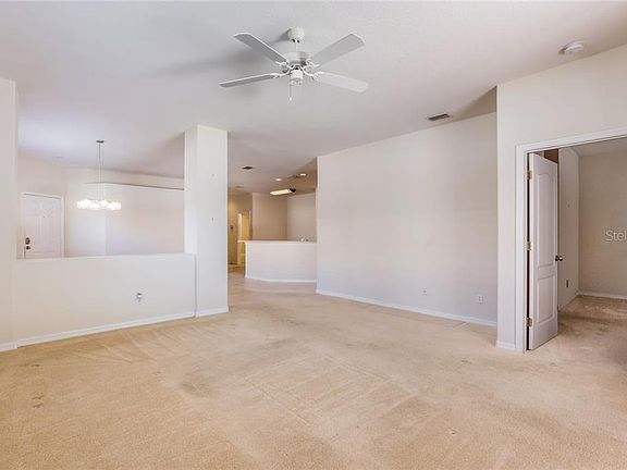 4th image of 431 Fairway Isles Ln