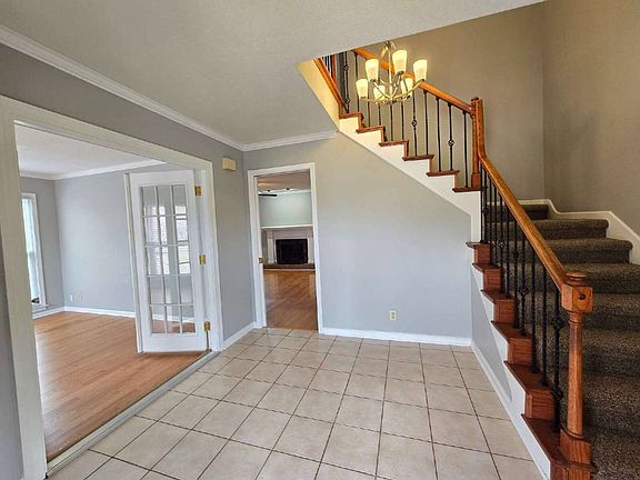 3rd image of 991 Haggard Dr