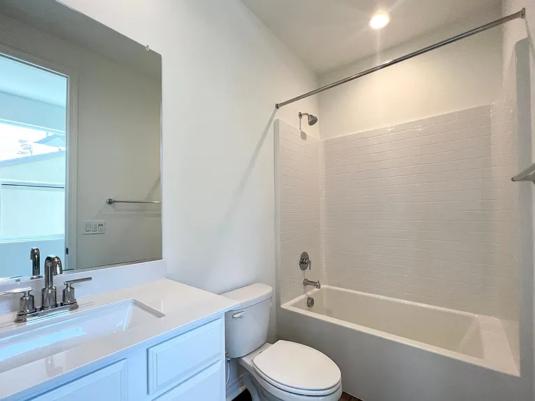 207 Merit — Photo 26
