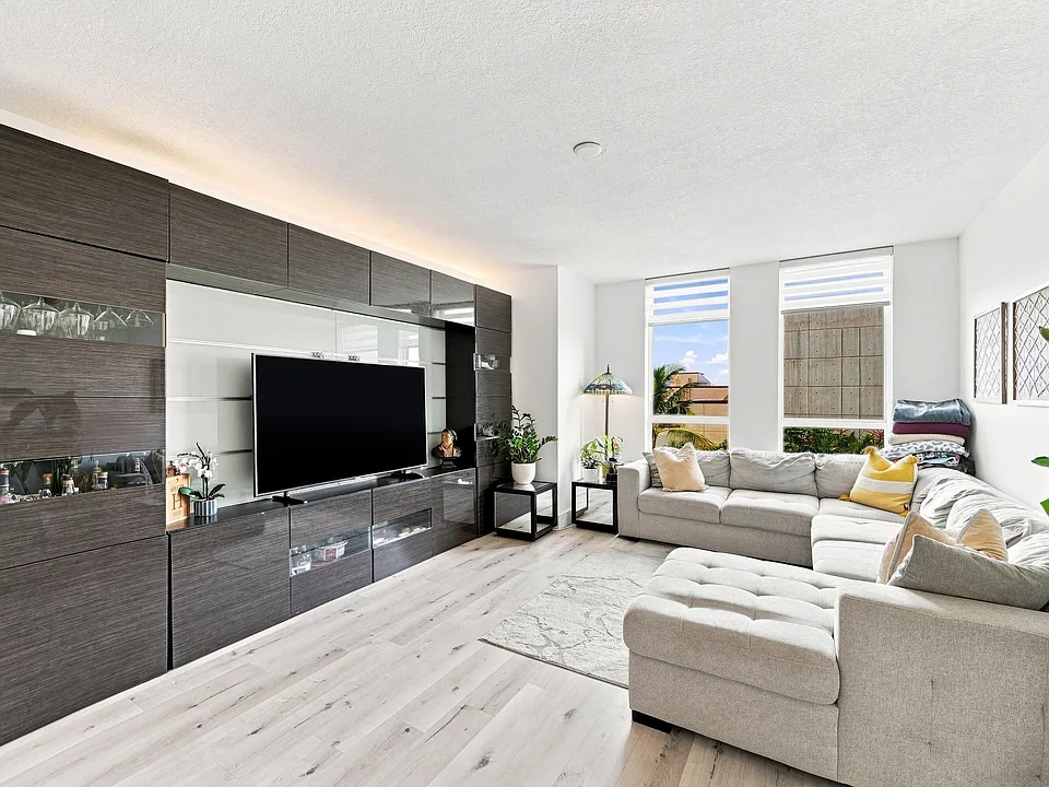 610 W Las Olas Blvd #416N