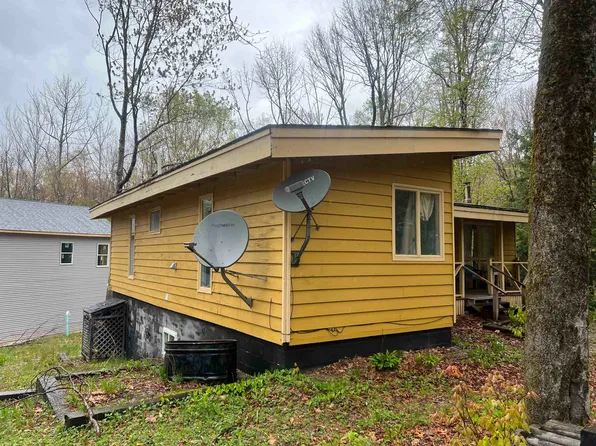 72 Mountain Drive, New Durham, NH 08355