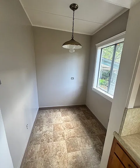 365 Edwards St — Photo 6