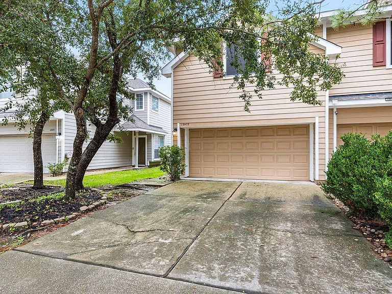 12475 Saratoga Woods Ln — Photo 3