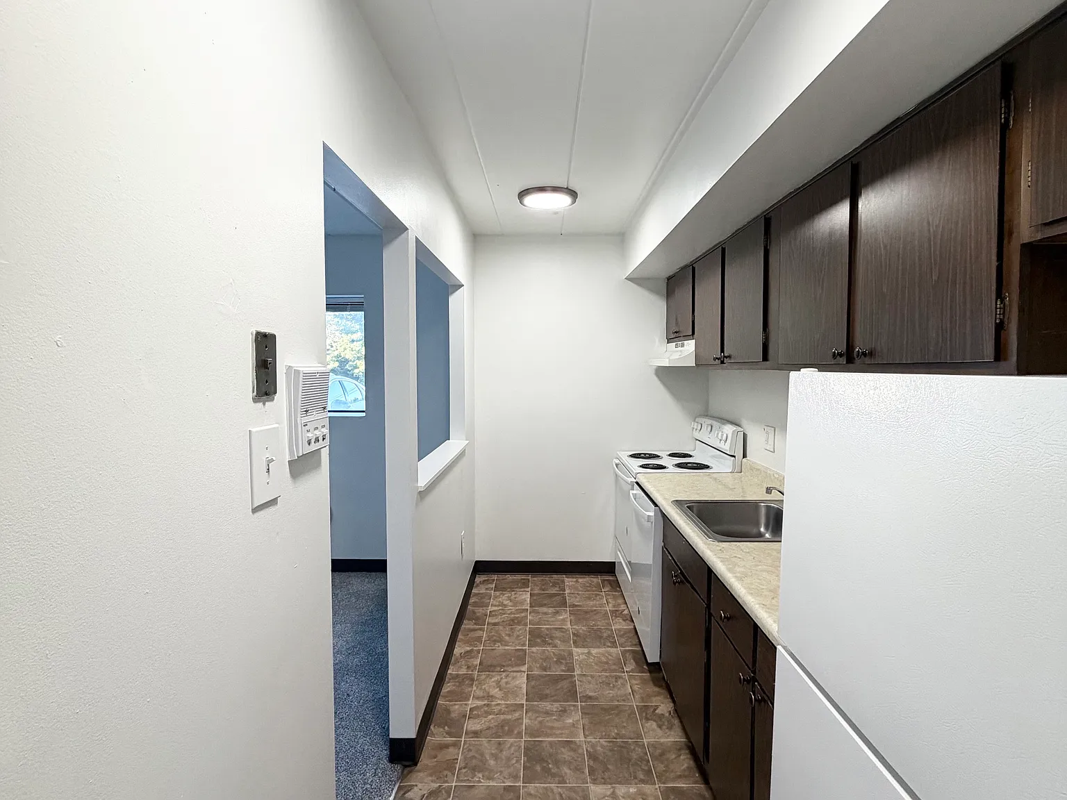 1 bed, 610 sqft, $950 — Photo 2