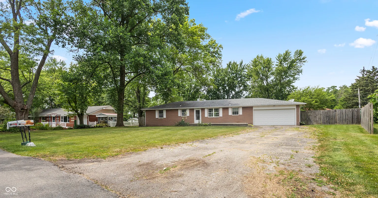 3404 W Fleetwood Dr photo 1