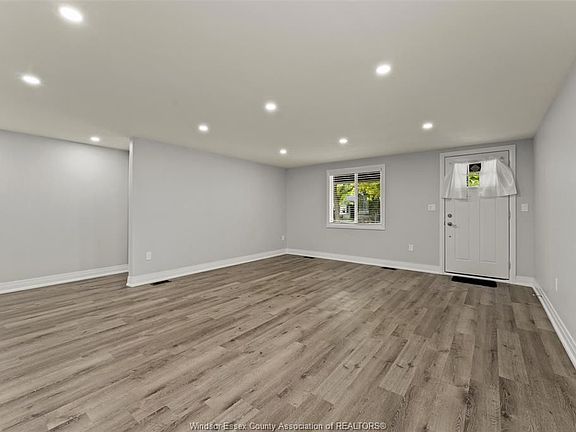 4th image of 232 Frank Ave