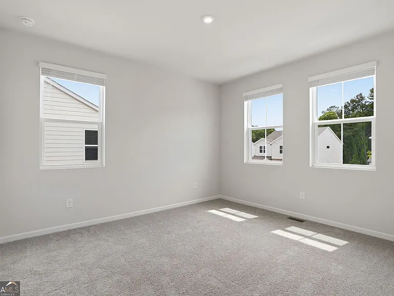 142 Henley St — Photo 14