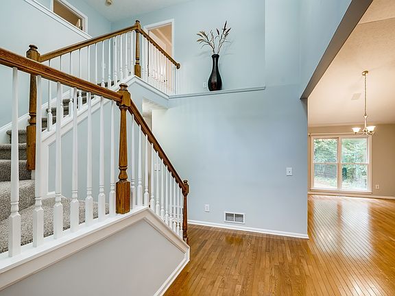 5th image of 3999 Fox Glen Dr