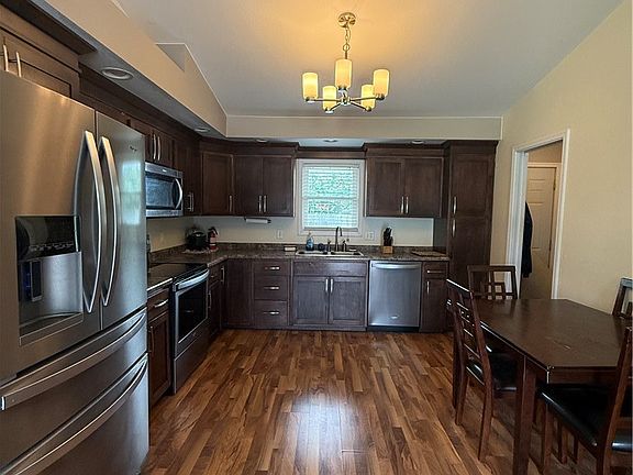 3rd image of 5675 Peyton Dr