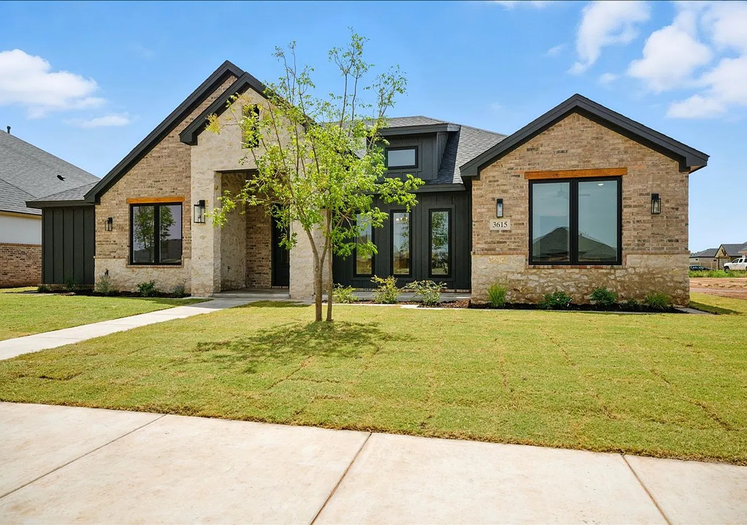 Luxury 4/3.5/2 Custom Home in Kelsey Park! — Photo 2