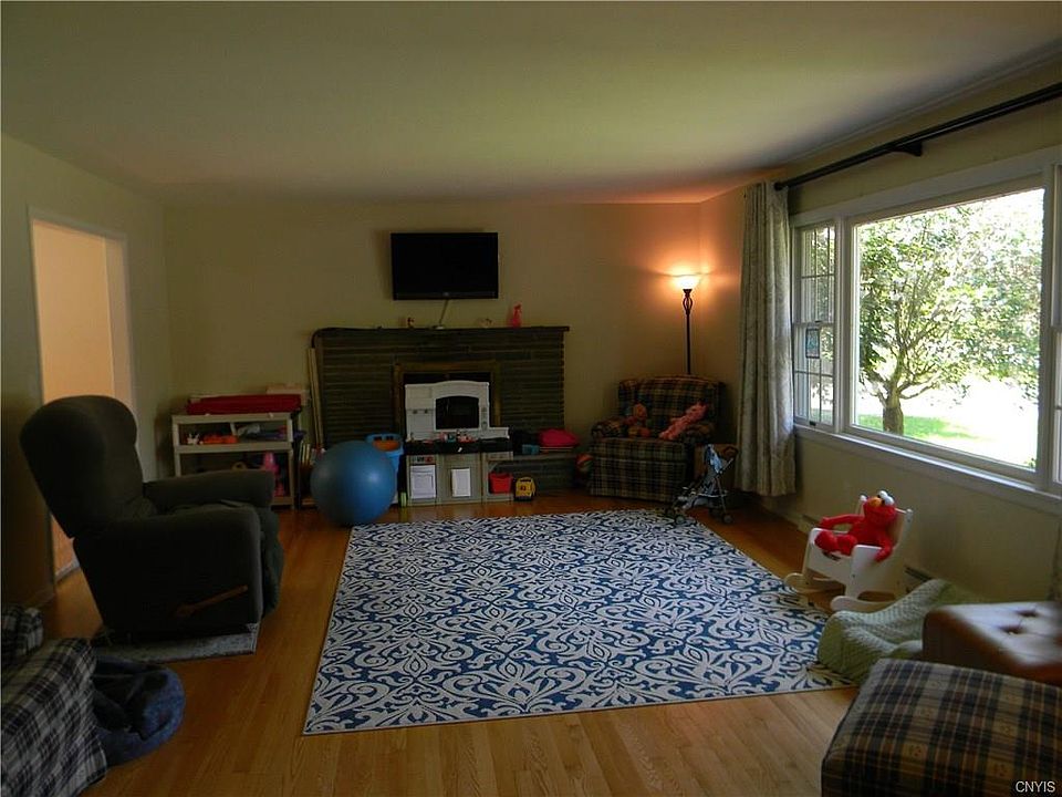 1st image of 114 Shady Ln