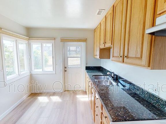 3rd image of 3735 James St