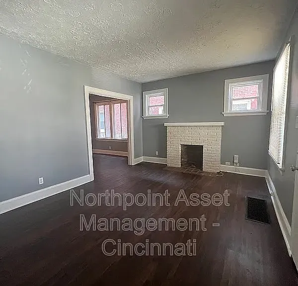 3646 Besuden Ct — Photo 12
