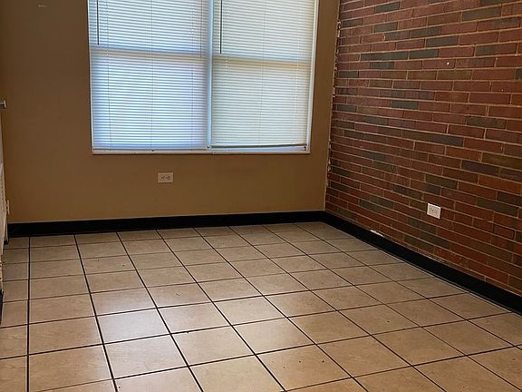 3rd image of 1100 Venita Dr