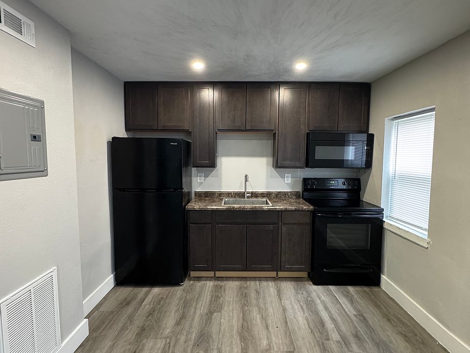 1st image of 124 N Eddy St APT 17