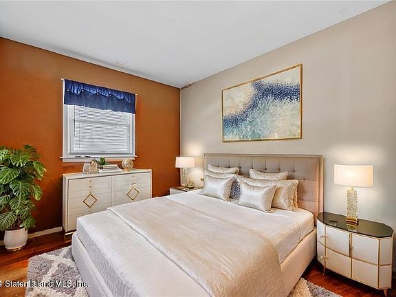 5th image of 88 E Broadway
