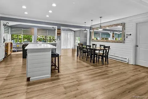 4 bed, 2.5 bath, $2,900 — Photo 4