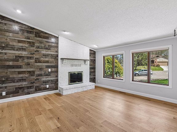 3rd image of 17082 Hamilton Dr