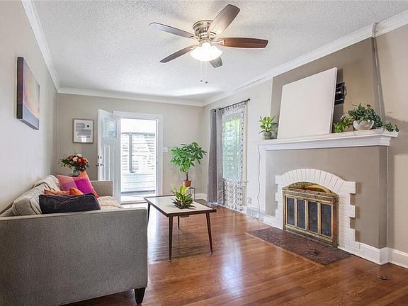 4th image of 6161 Kenwood Ave