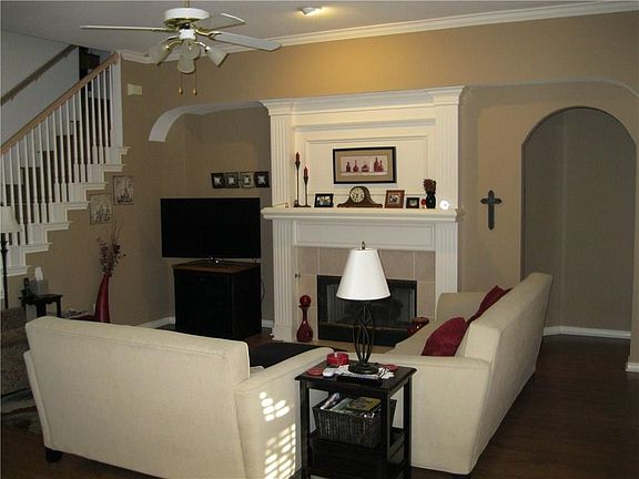 4th image of 206 Arbor Creek Dr