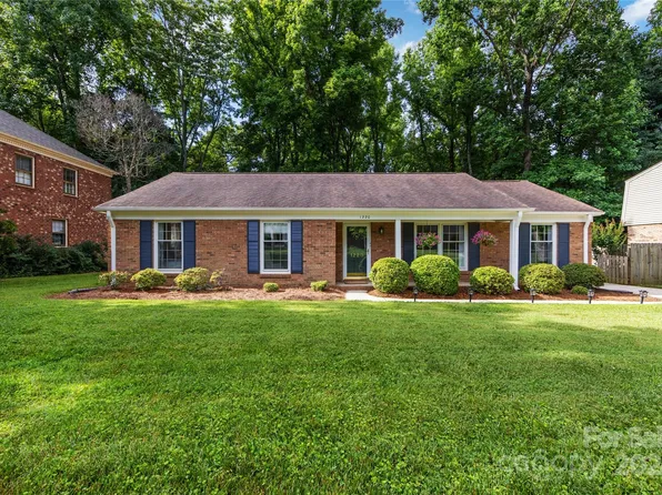 1220 Berry Ridge Rd, Charlotte, NC 28270