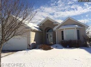 15121 Woodsong Dr, Middlefield, OH