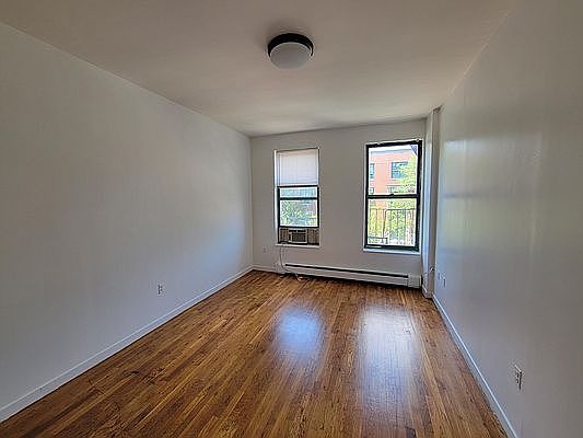 1st image of 967 Columbus Ave APT 4