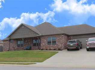 777 Harper Dr, Pea Ridge, AR 72751