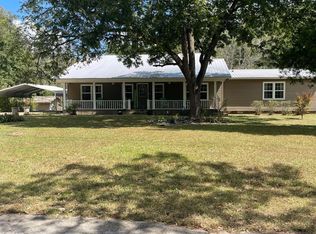 136 Perkins Dr, Talladega, AL 35160