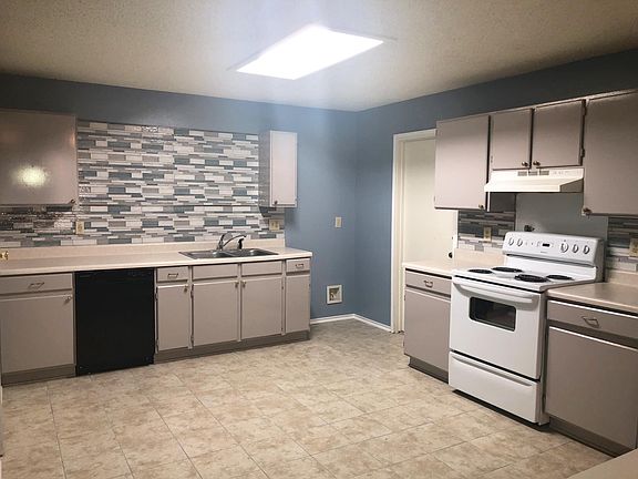 4th image of 2539 Kingswell Ave