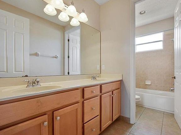 4th image of 3810 Shoreview Dr