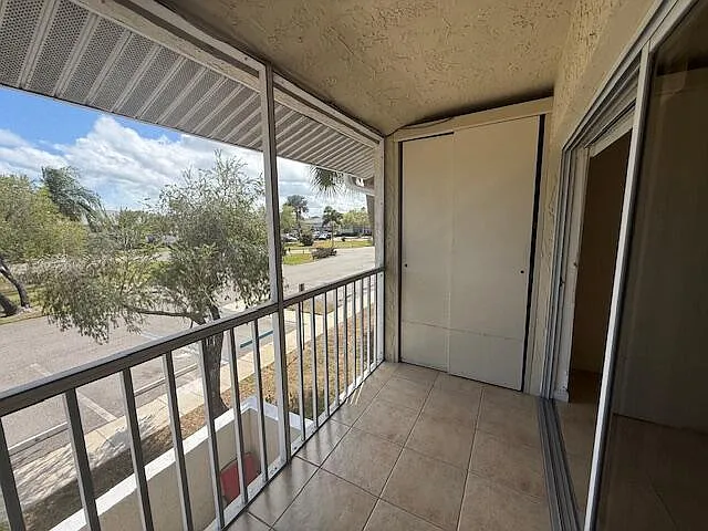 1500 SE Royal Green Cir #203 — Photo 6