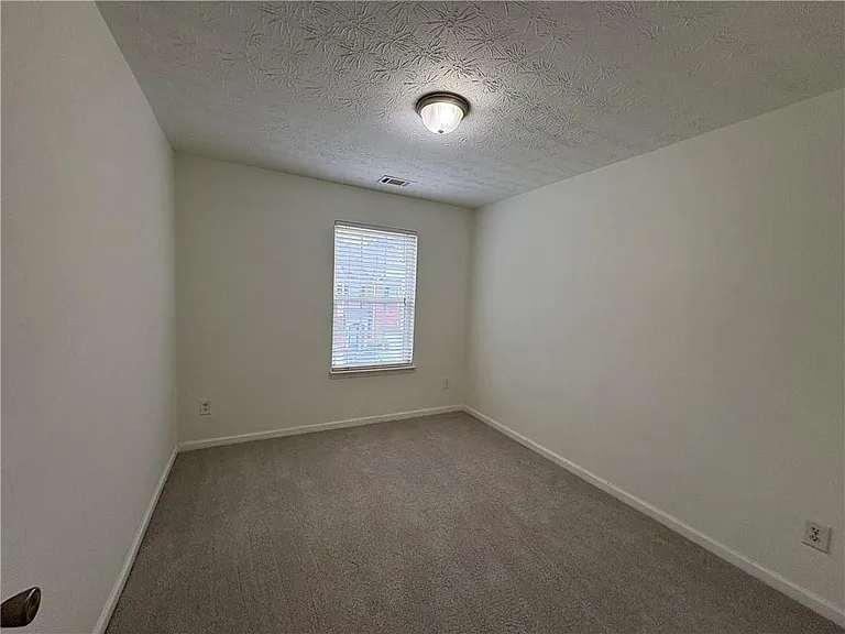 2485 Emma Way — Photo 16