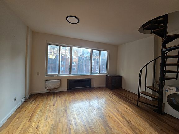 3rd image of 255 W 55th St APT 5A