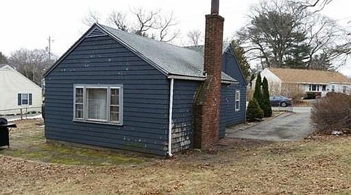 2nd image of 38 Stoughton St