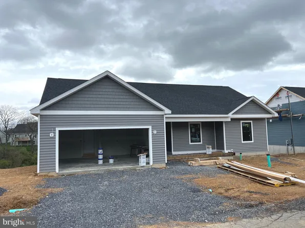 268 Vicksburg Ct, Martinsburg, WV 25404