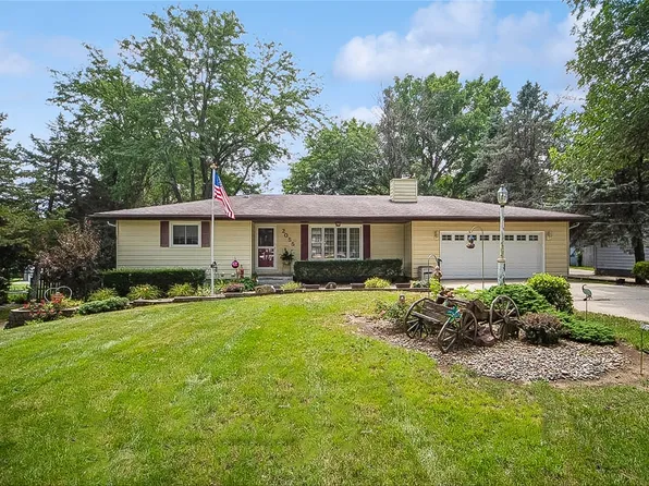 2055 E Leland Ave, Des Moines, IA 50320