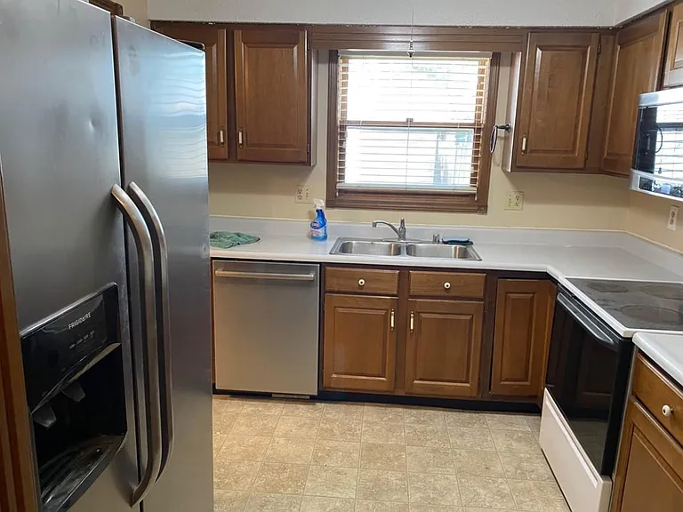 923 Stapp Dr #TOWNHOUSE — Photo 4