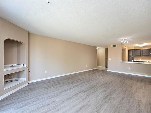 5th image of 14025 Fairway Island Dr APT 322