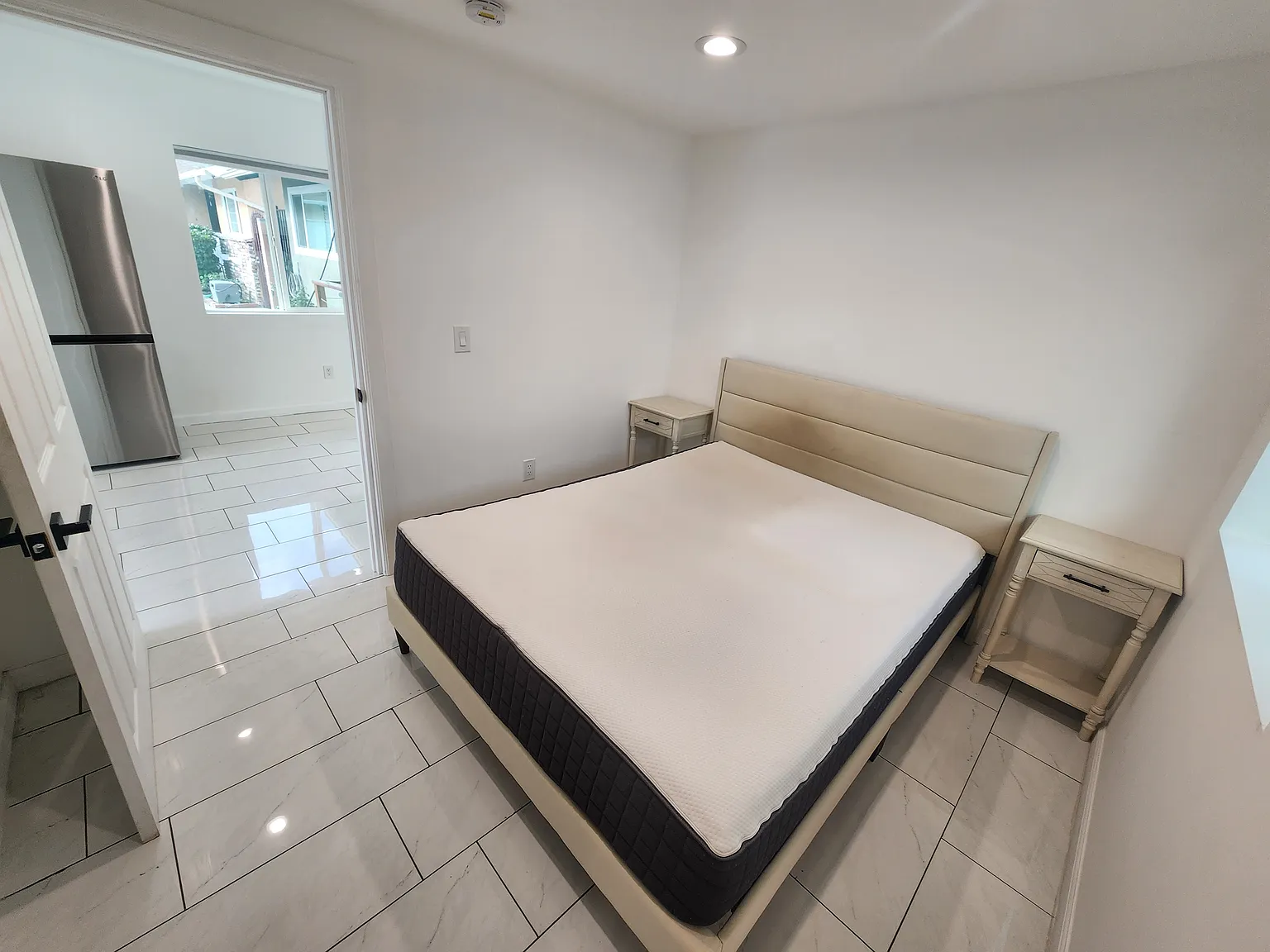 1 bed, 440 sqft, $2,000 — Photo 3