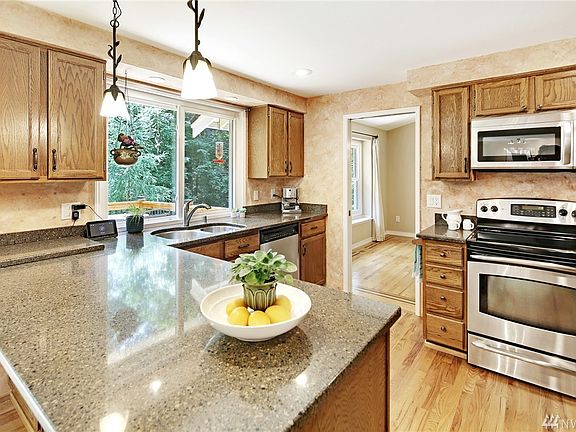 4th image of 21519 SE 37th St