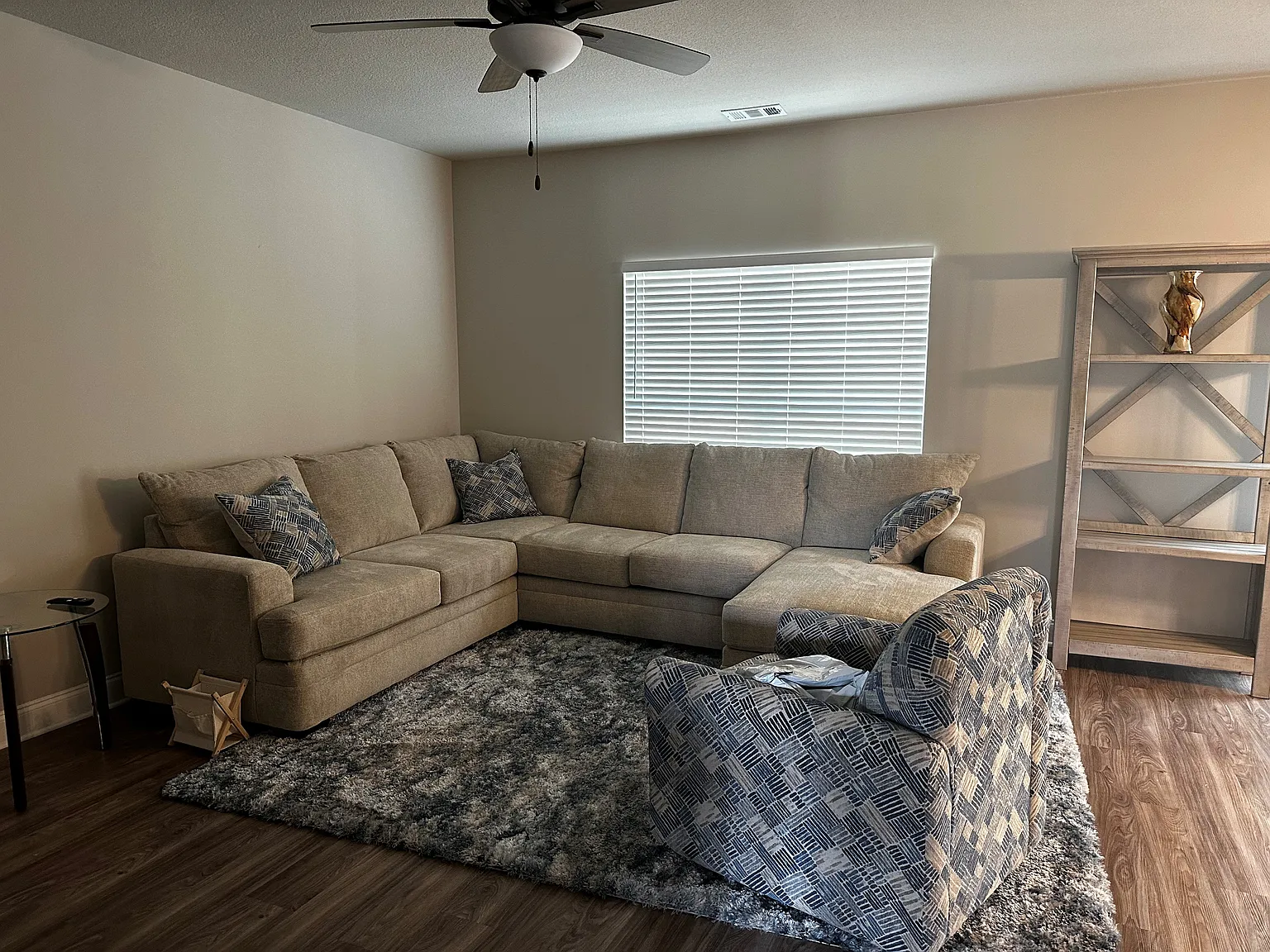4 bed, 2.5 bath, 2104 sqft, $2,650 — Photo 2