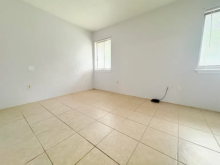 1007 Sutor Rd #B — Photo 16